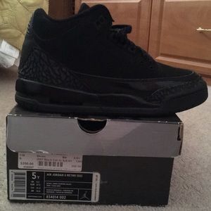 Black cat 3s